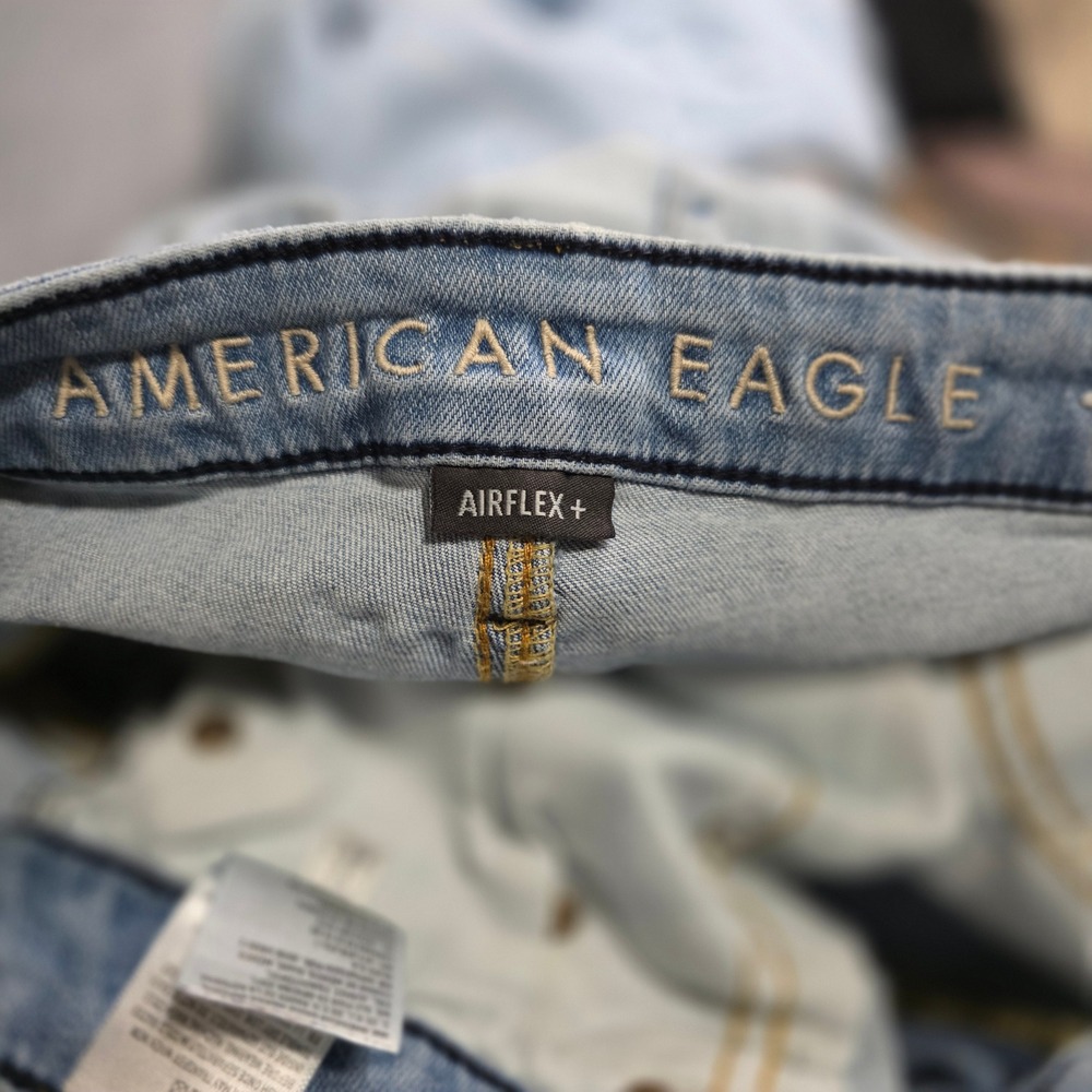 American Eagle Outfitters Mens Light Wash Airflex+ Straight Leg Jeans Size 29x32 - Picture 8 of 12